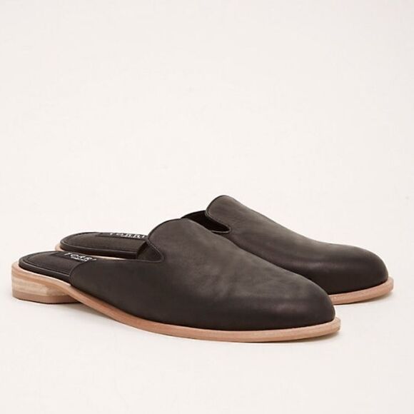 Torrid Collection Black leather mules slides - Picture 1 of 8